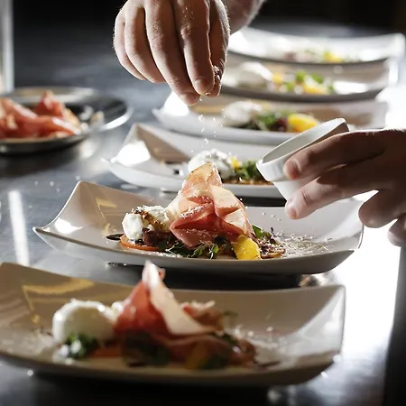 فندق Der Ederer 4*